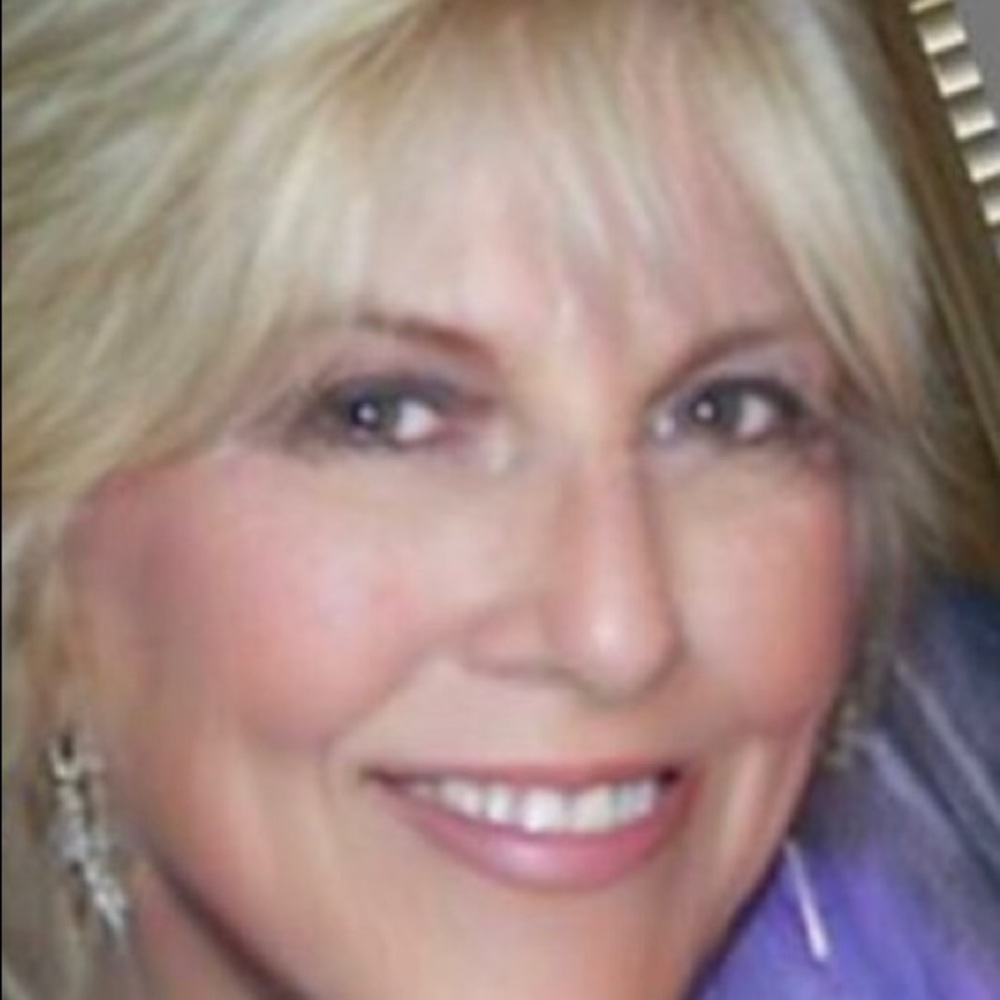 Meet your Posher, Debbie
